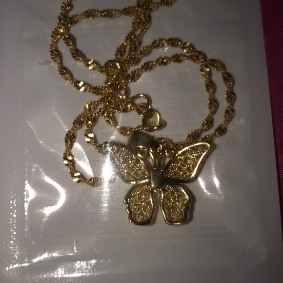 Gold Butterfly Necklace - Picture 1 of 2